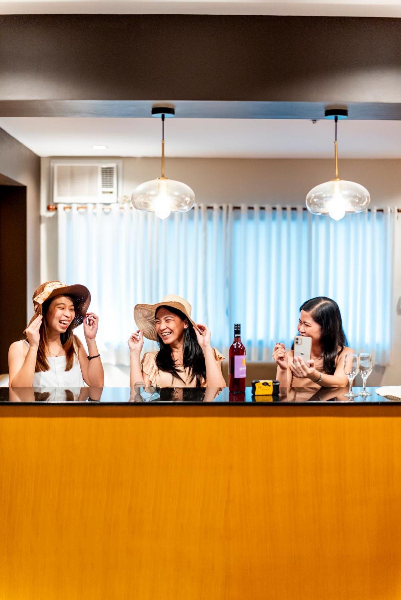 Tropicana Suites Manila Zewnętrze zdjęcie